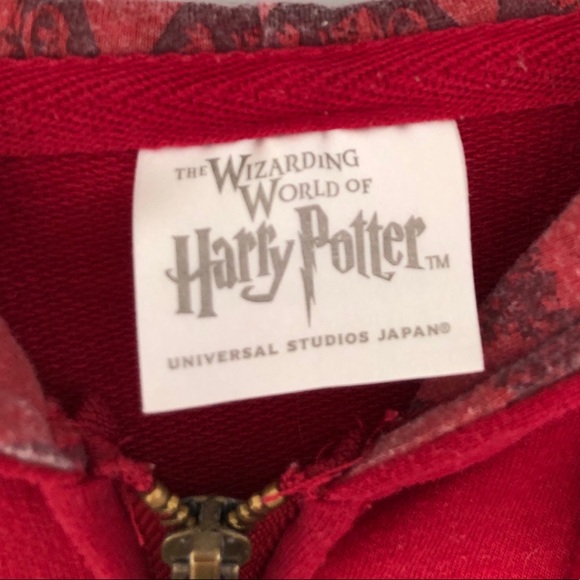 💥💥SOLD💥💥Harry Potter Gryffindor zip up sweater - Picture 2 of 2